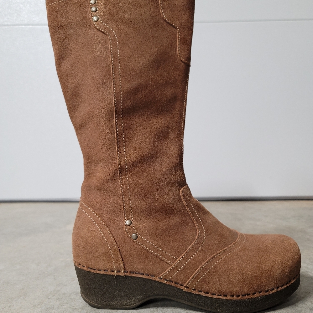 Gold shimmery super comfy and cute Dansko boots!